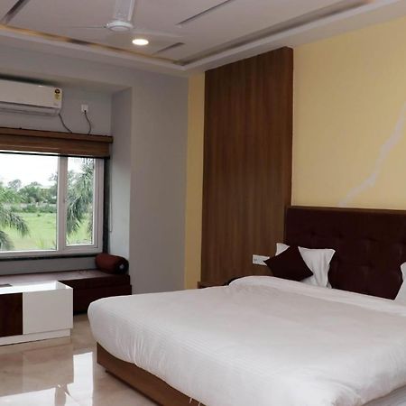 Hotel Savitri Signature Narsinghpur Eksteriør bilde